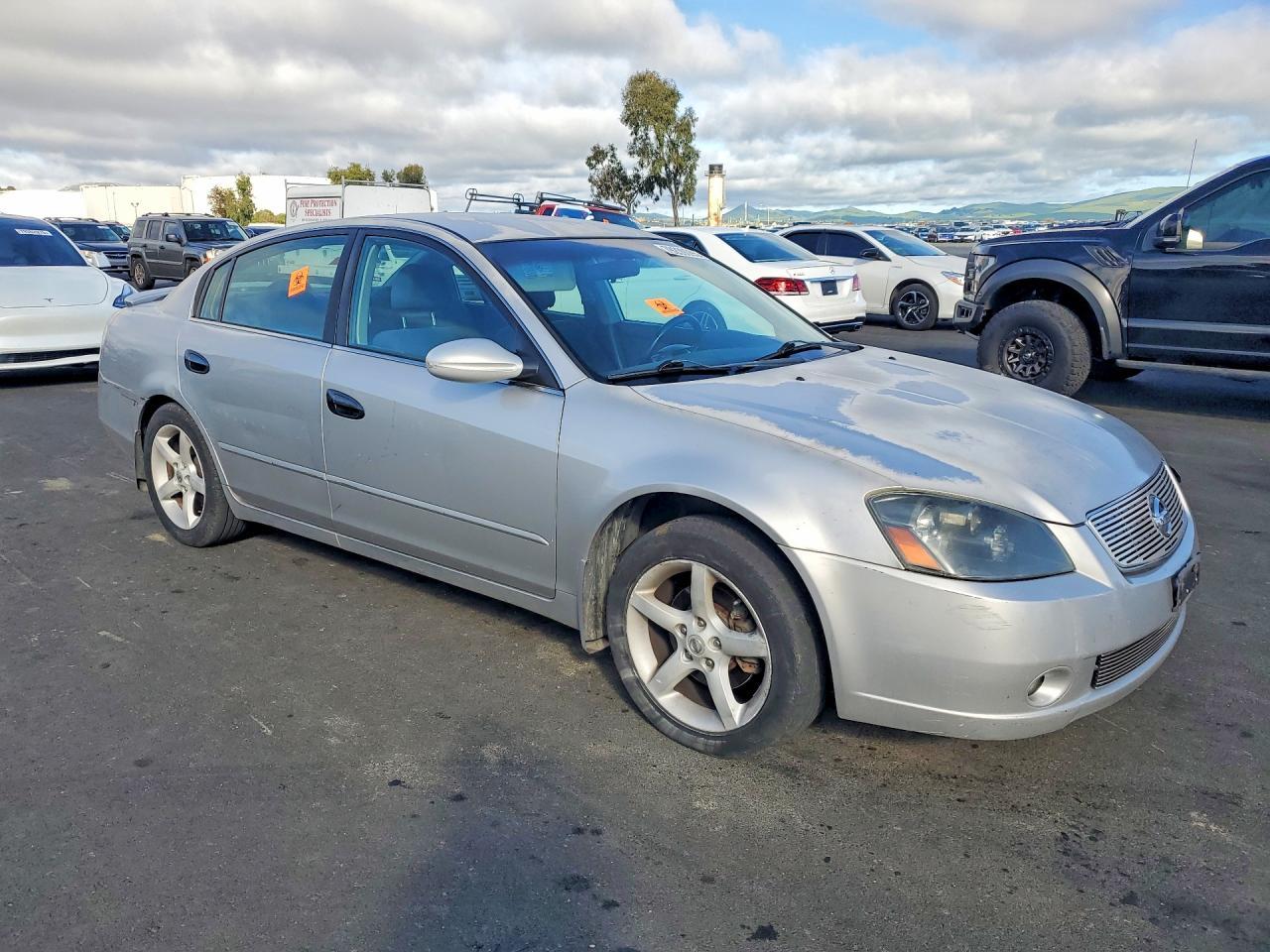 2005 Nissan Altima 3.5 Se - Image 4