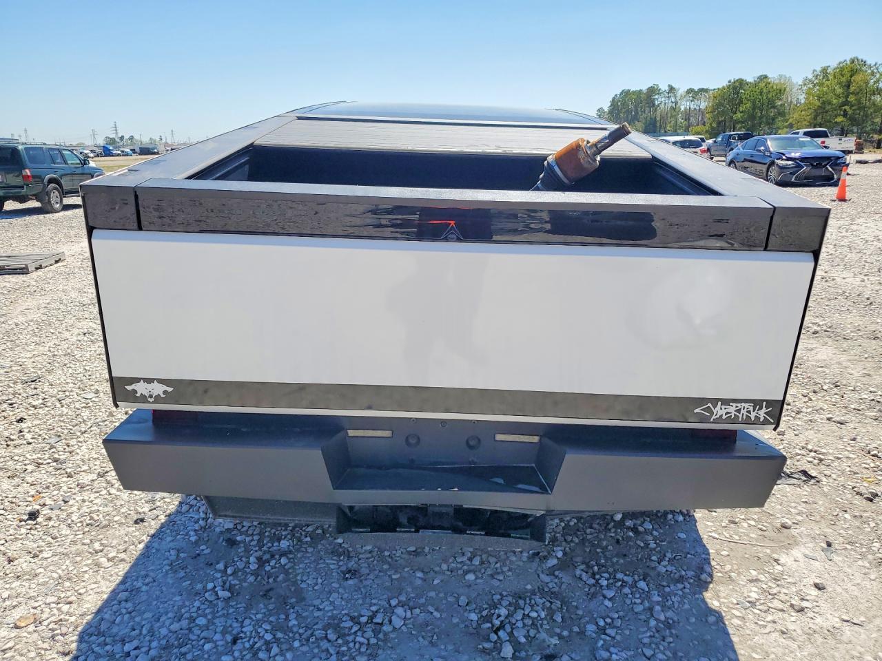 2024 Tesla Cybertruck - Фото 6