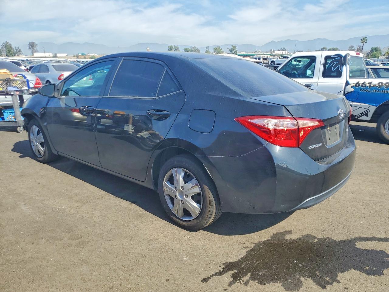 2019 Toyota Corolla Le - Фото 2