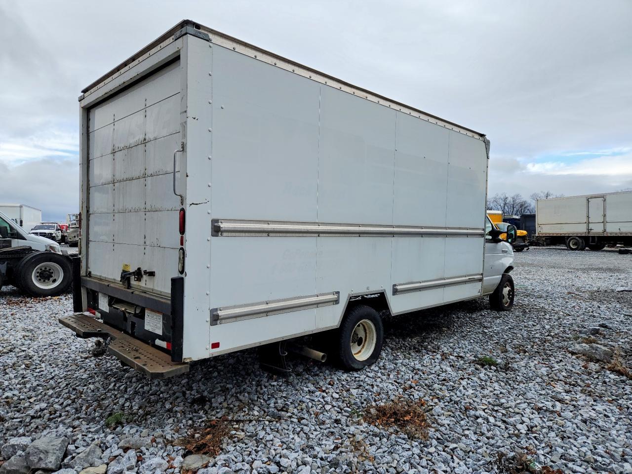 2015 Ford E350 Box Truck - Image 3