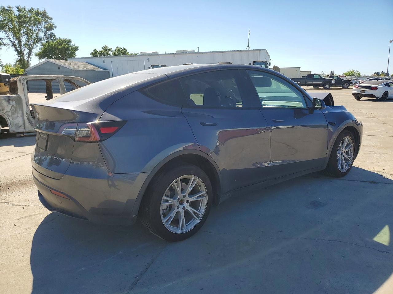 2023 Tesla Model Y - Image 3