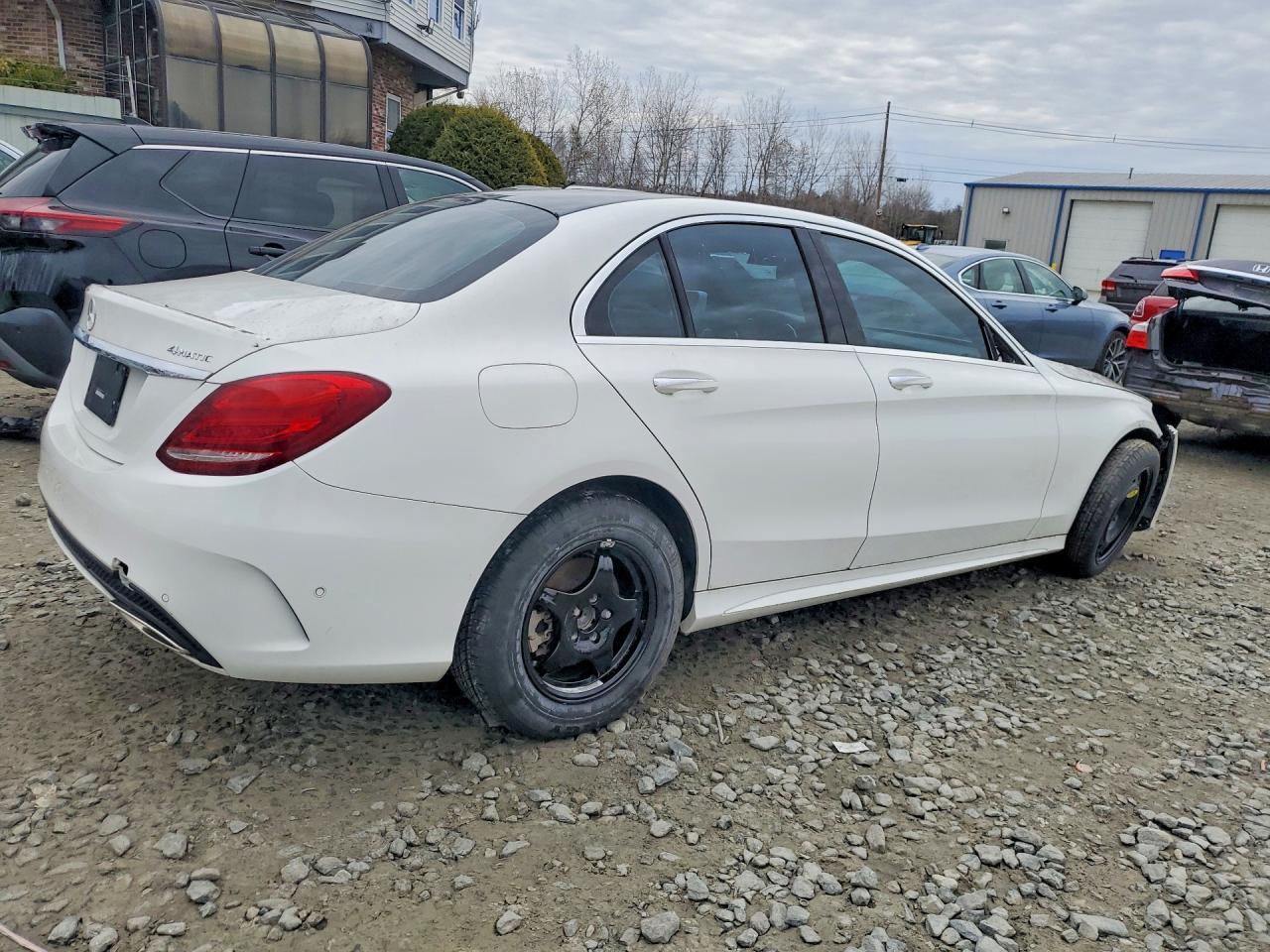 2015 Mercedes-Benz C 400 4Matic - Фото 3