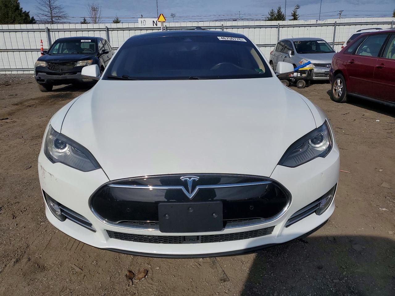 2015 Tesla Model S - Image 5