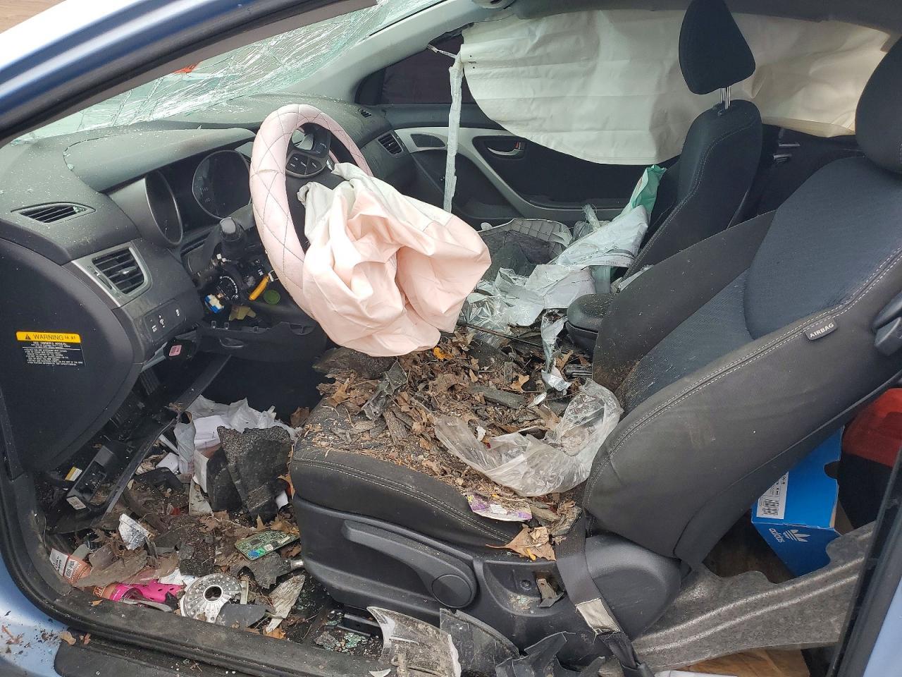 2013 Hyundai Elantra - Image 7