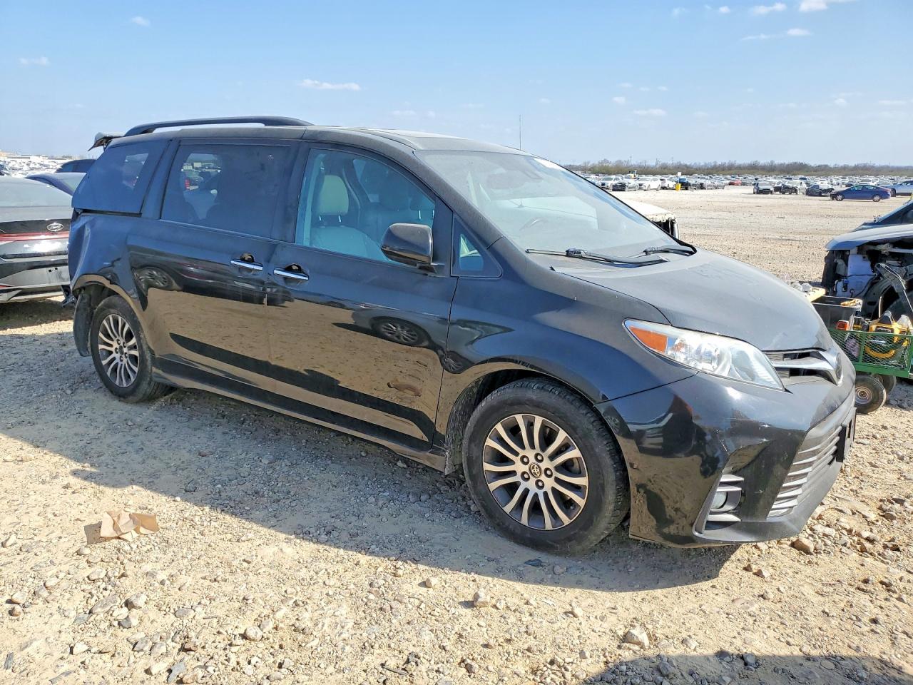 2020 Toyota Sienna Xle 8-Passenger - Image 4