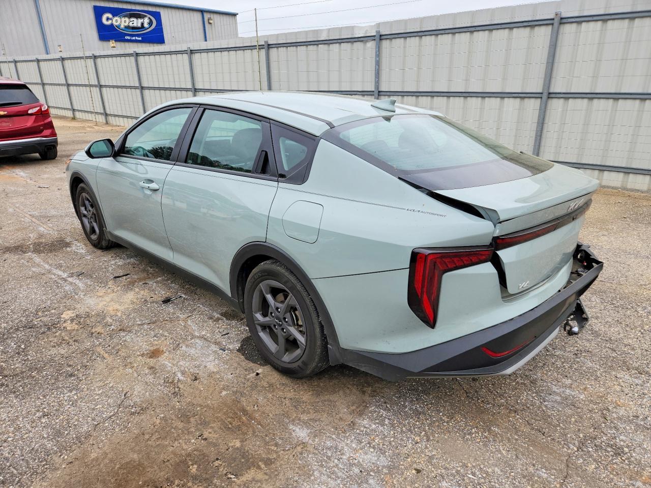2025 Kia K4 Lxs - Image 2