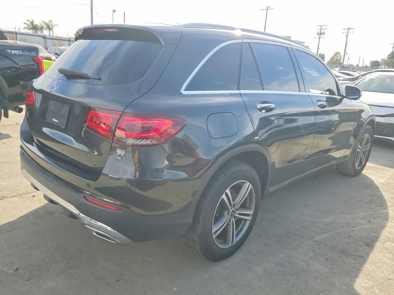 2020 Mercedes-Benz Glc 300 - Image 3