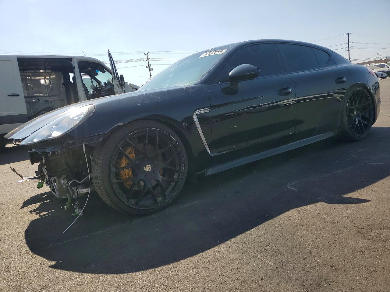 2011 Porsche Panamera 2