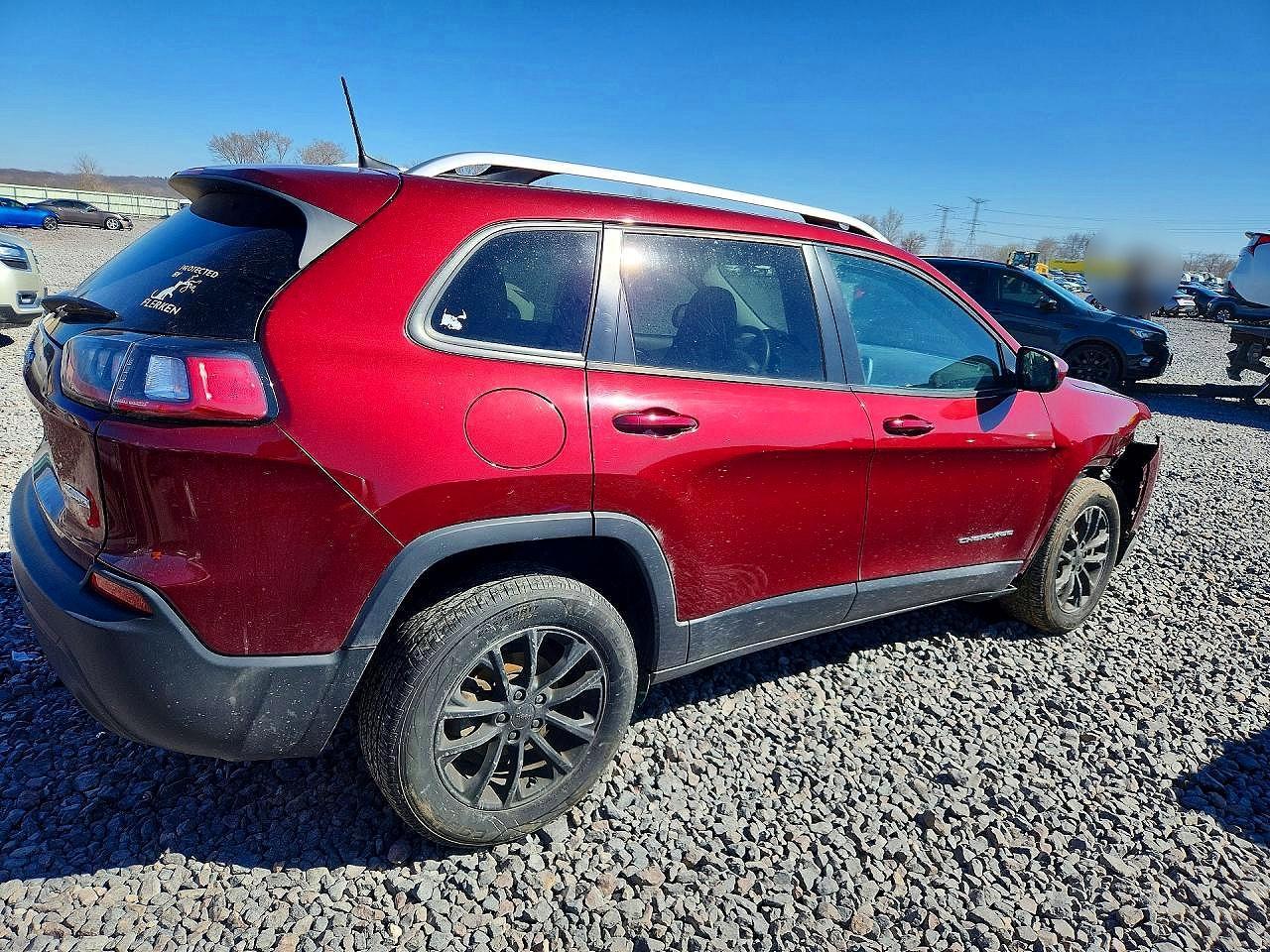 2020 Jeep Cherokee Latitude - Image 3