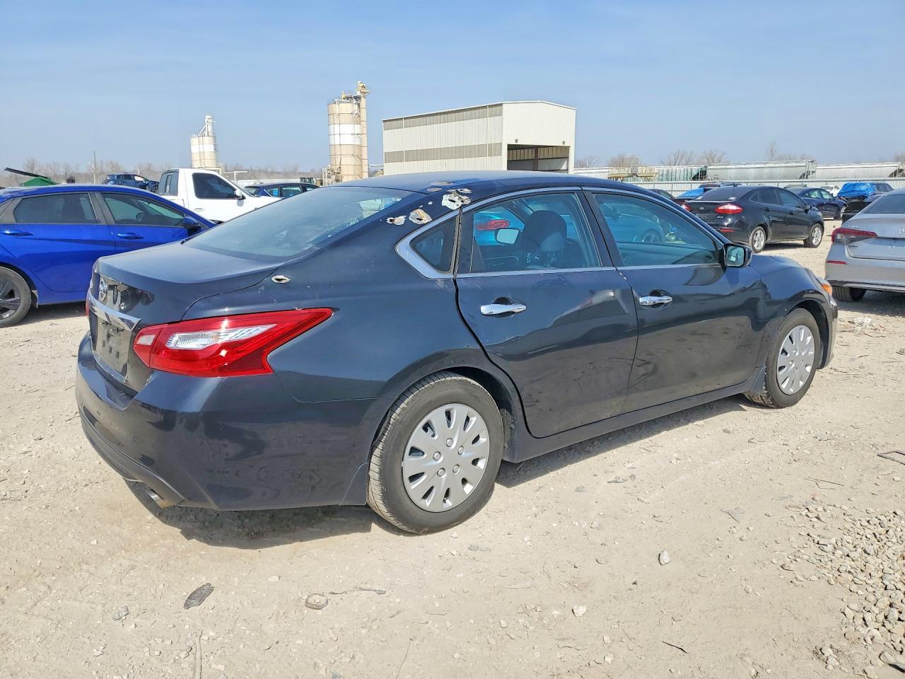 2016 Nissan Altima 2.5 S - Фото 3