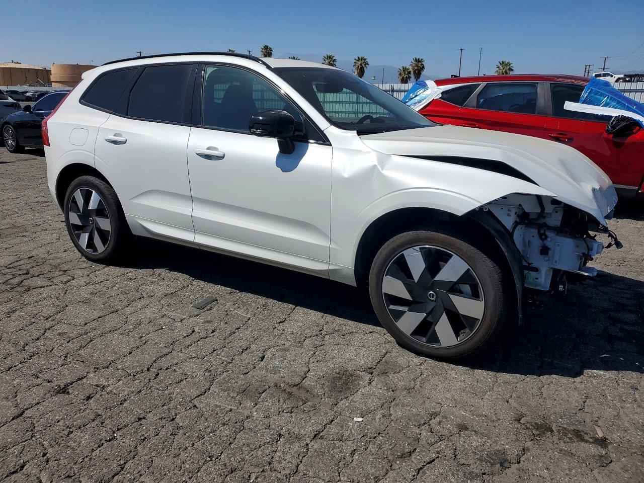 2025 Volvo Xc60 Plus - Фото 4