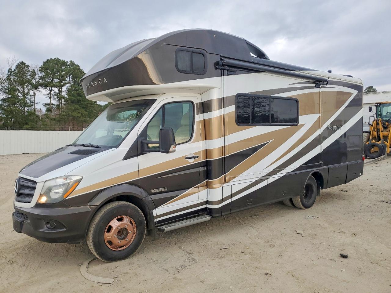 2015 Mercedes-Benz Sprinter 3500 - Image 2