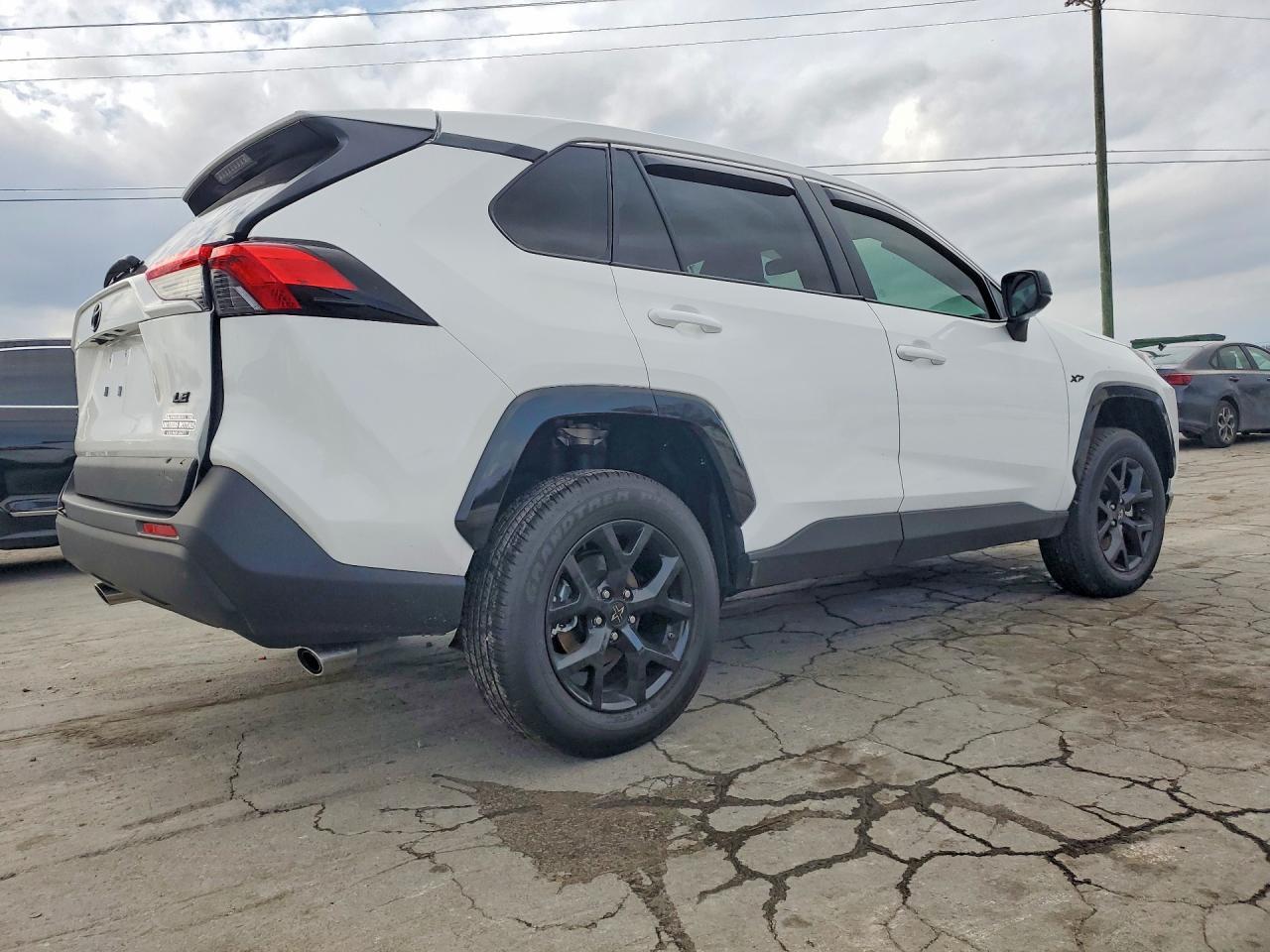 2025 Toyota Rav4 Le - Фото 3