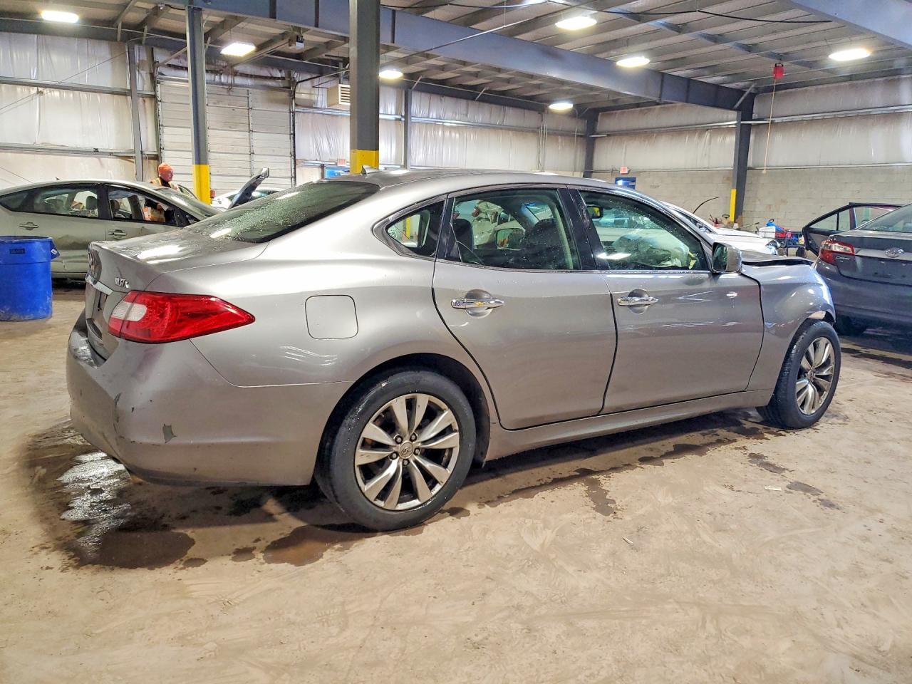 2013 Infiniti M37 X - Image 3