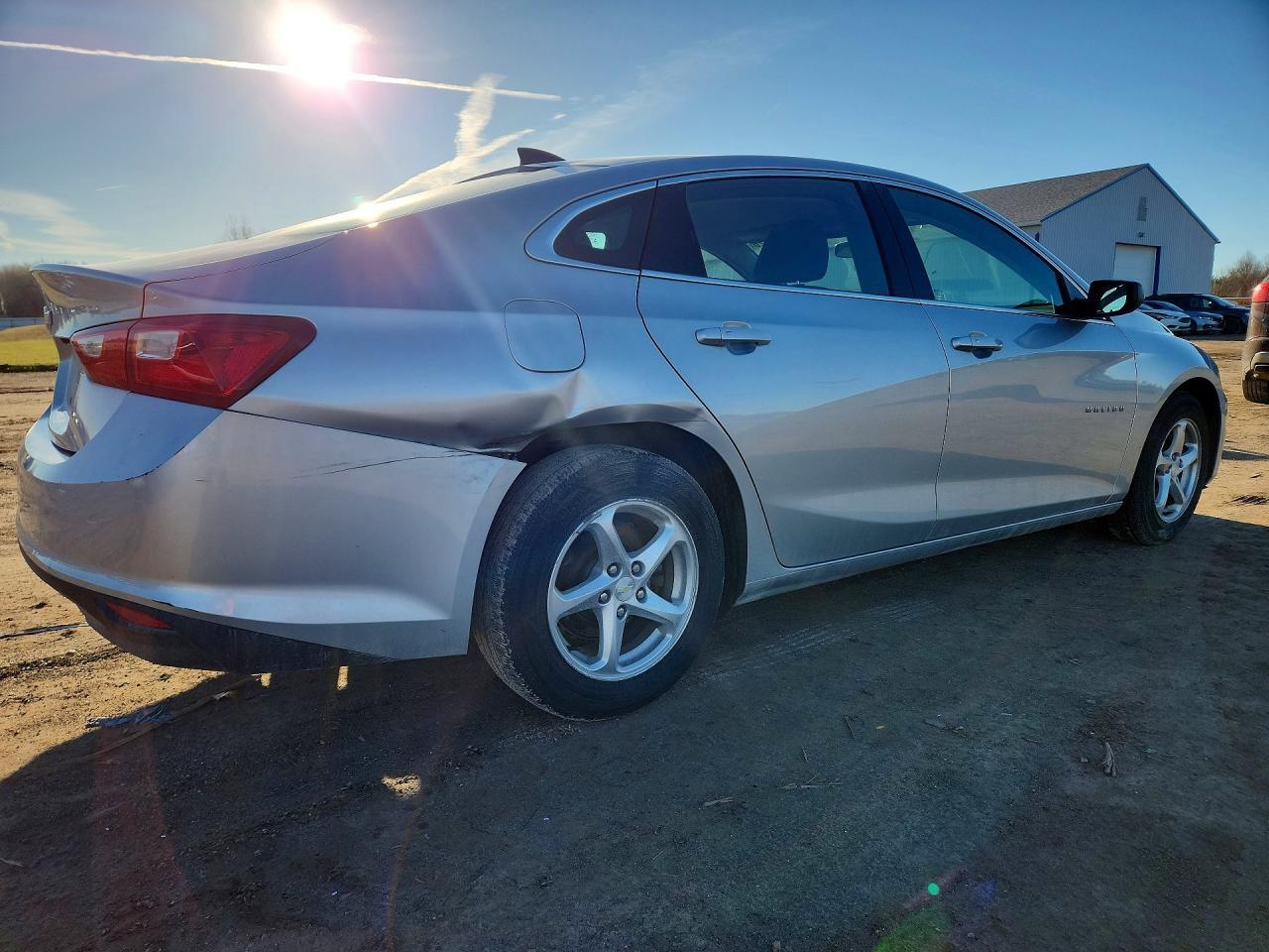 2017 Chevrolet Malibu Ls - Фото 3