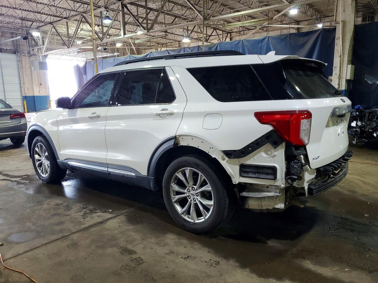 2020 Ford Explorer Xlt - Фото 2