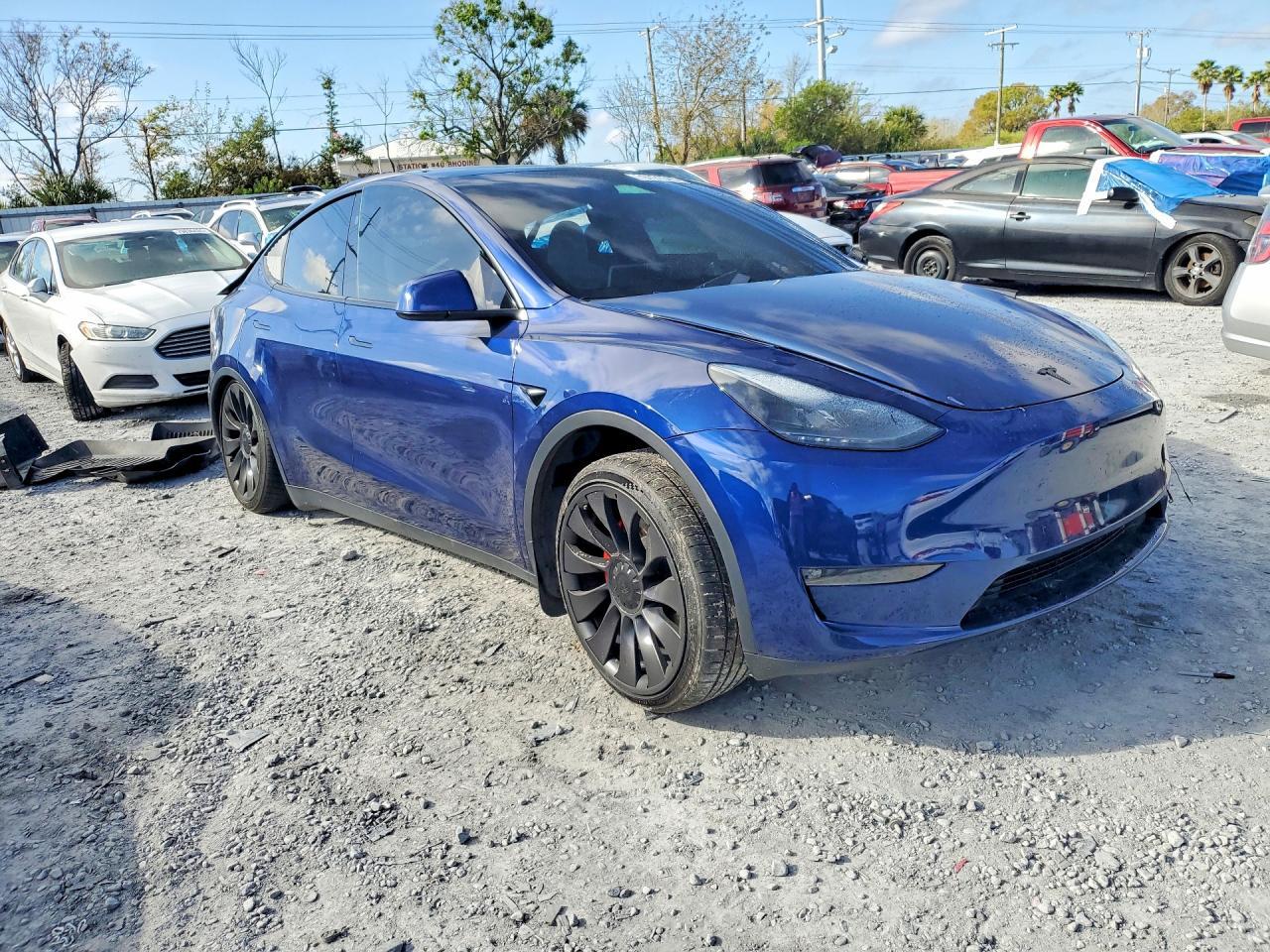 2023 Tesla Model Y - Фото 4