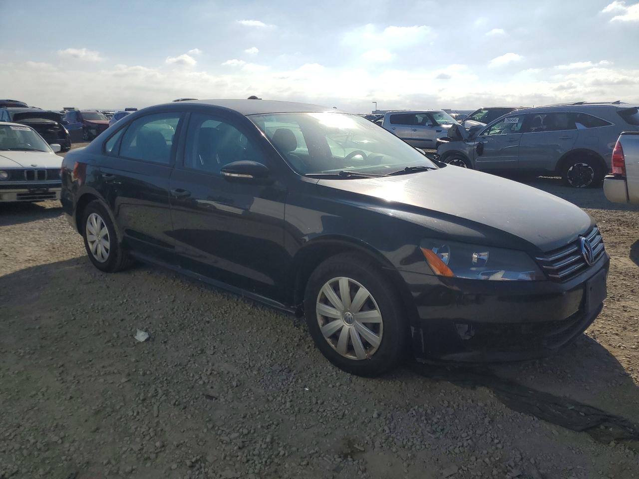 2012 Volkswagen Passat S - Image 4
