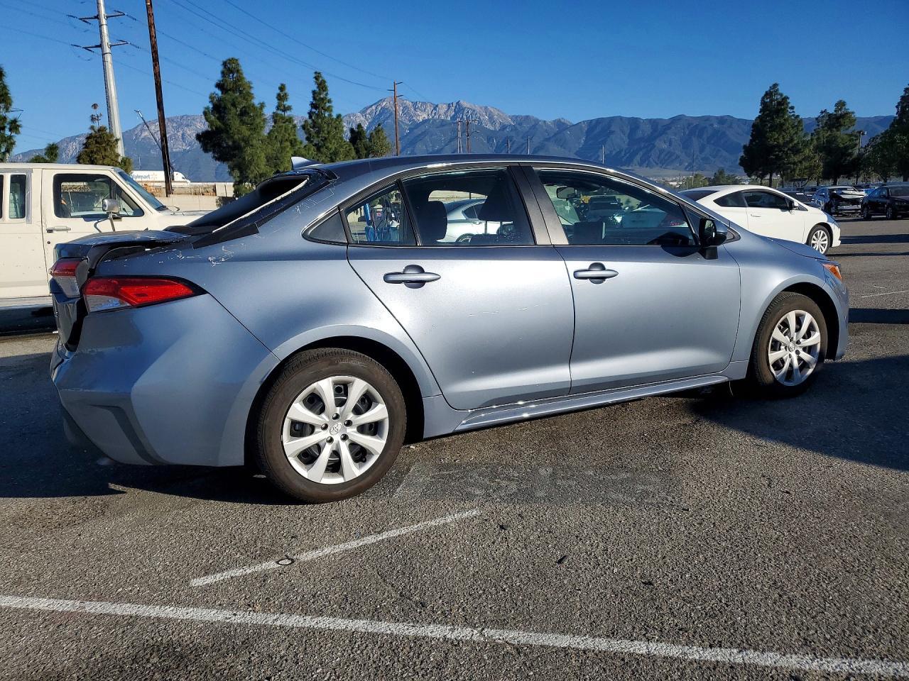 2025 Toyota Corolla Le - Фото 3