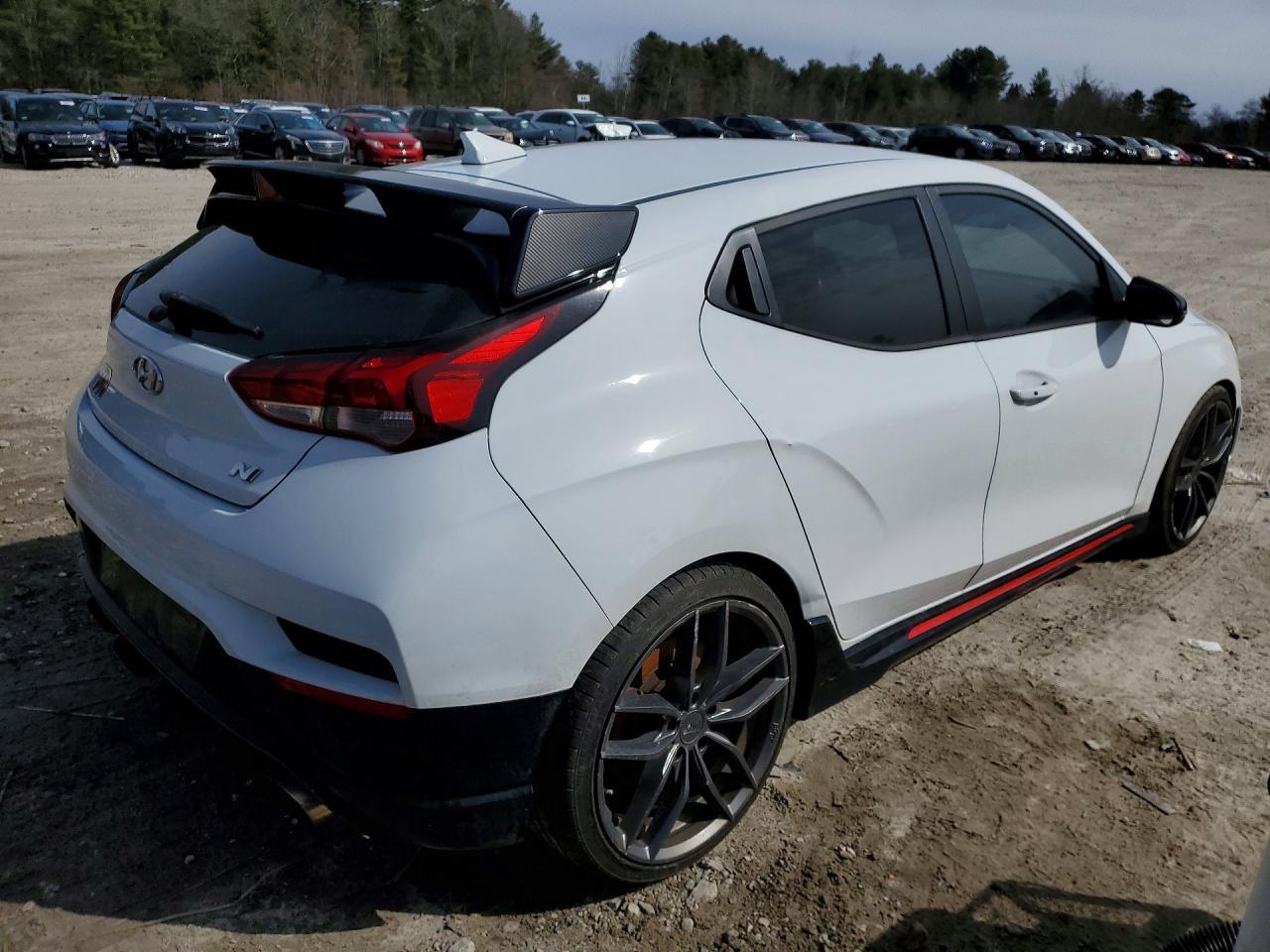 2020 Hyundai Veloster - Фото 3
