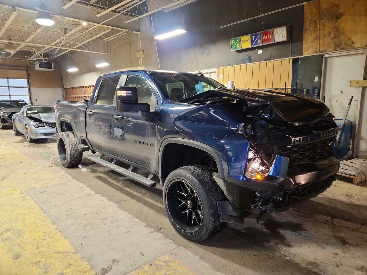2021 Chevrolet Silverado K2500 Custom - Image 4