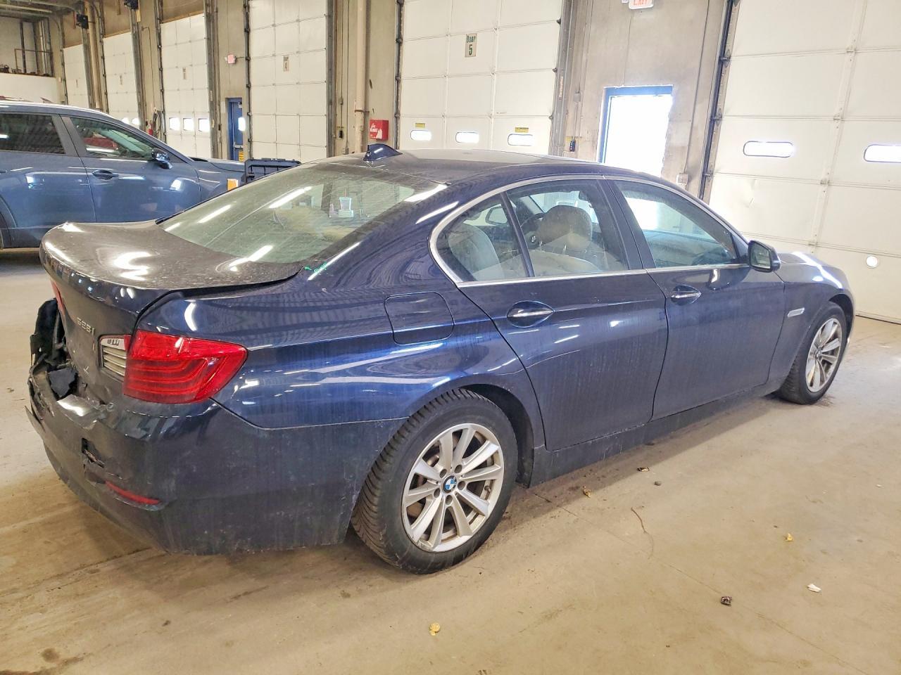 2016 BMW 528 Xi - Фото 3