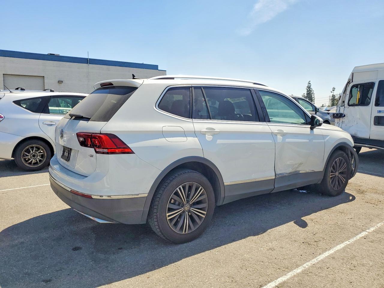 2018 Volkswagen Tiguan Se - Фото 3