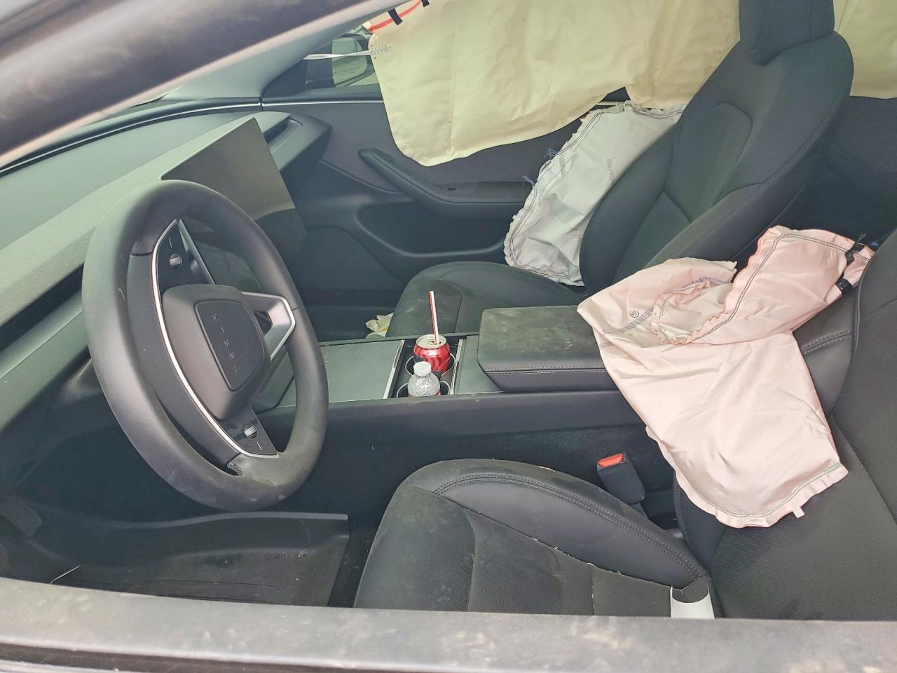 2025 Tesla Model 3 - Image 7