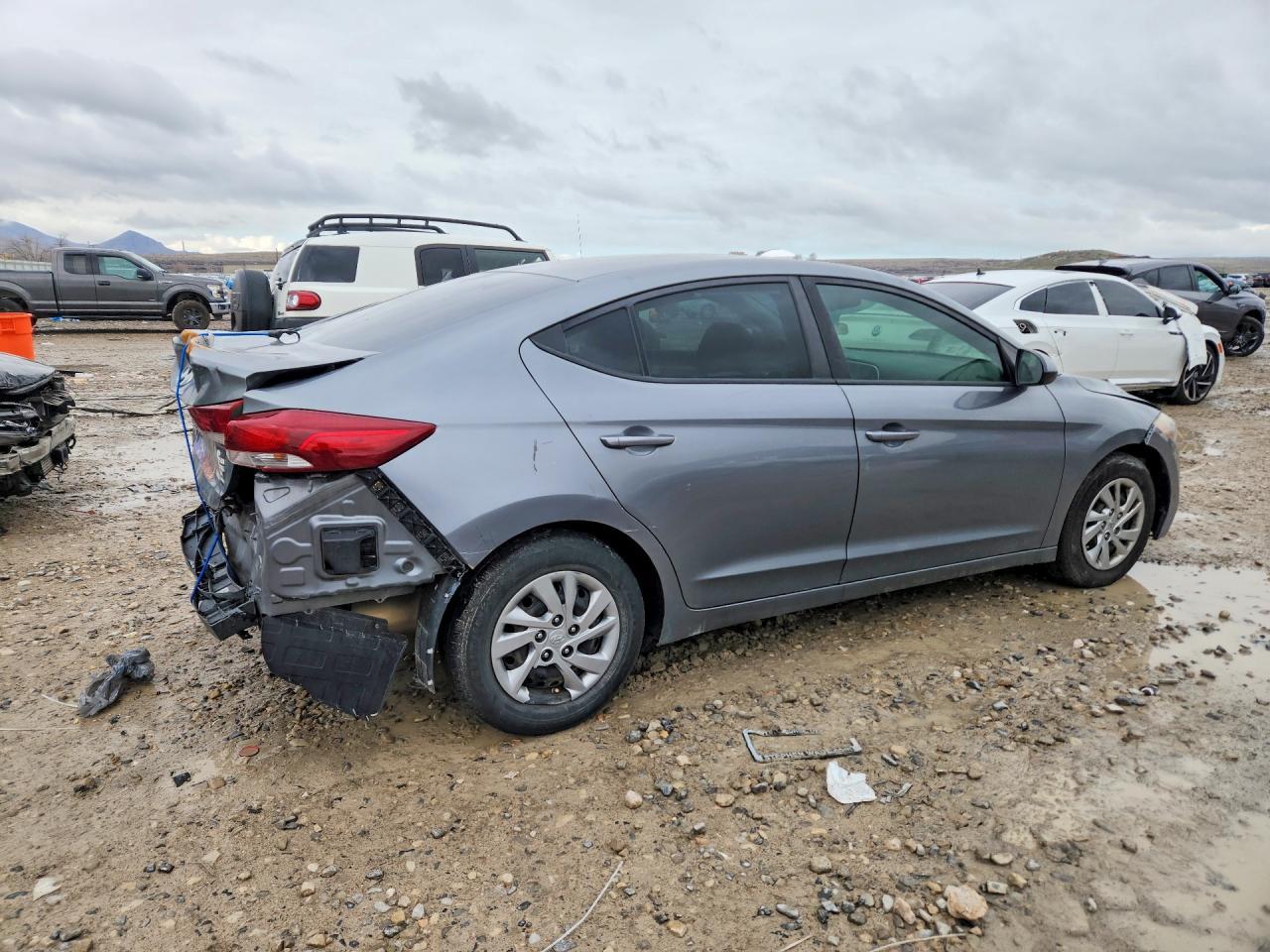 2018 Hyundai Elantra Se - Image 3