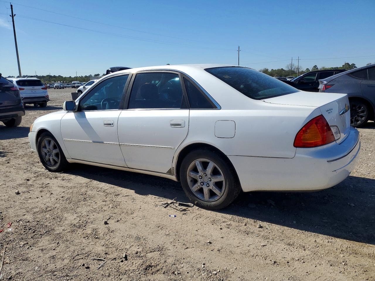 2000 Toyota Avalon Xls - Image 2