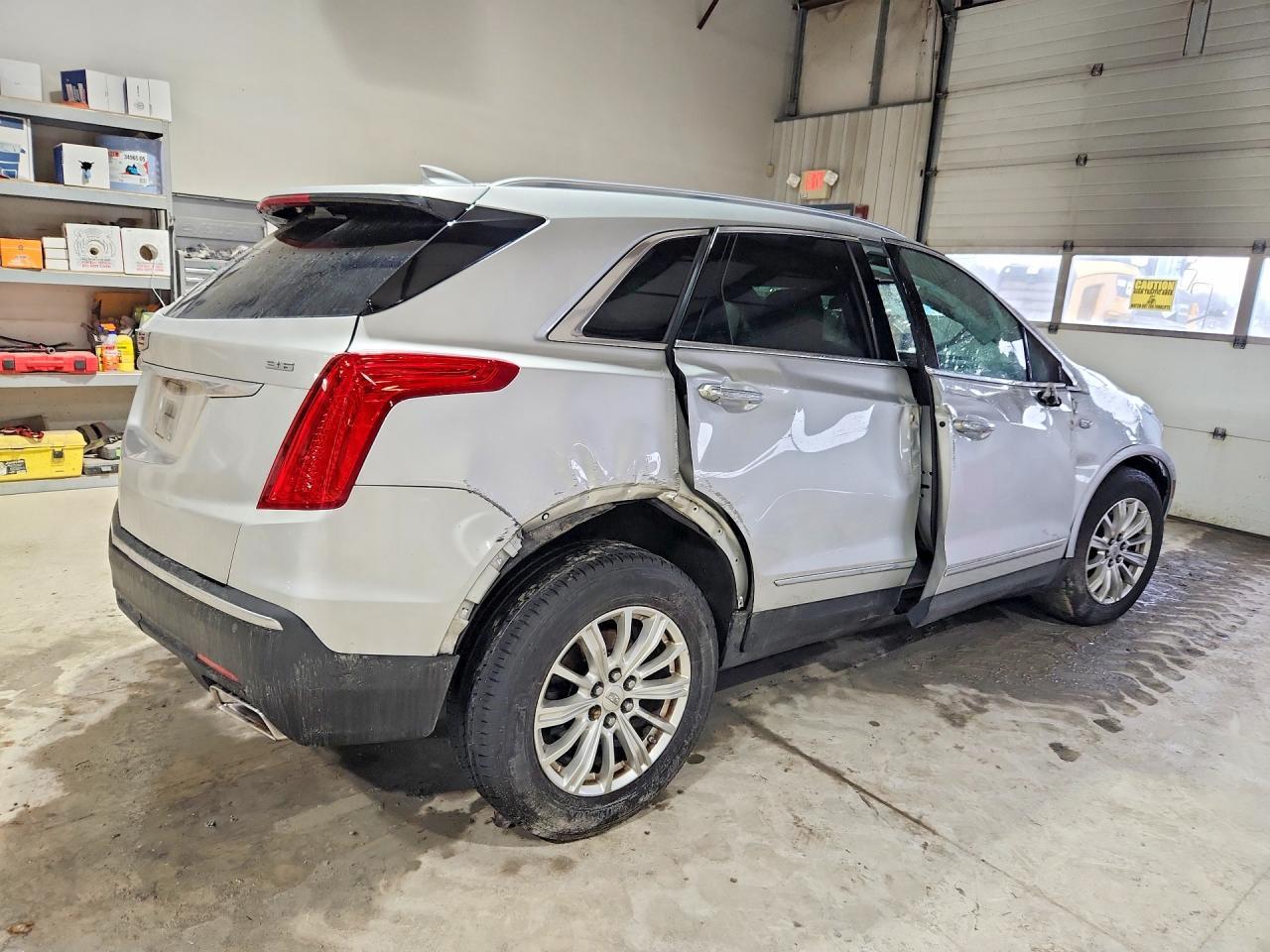 2017 Cadillac Xt5 - Image 3