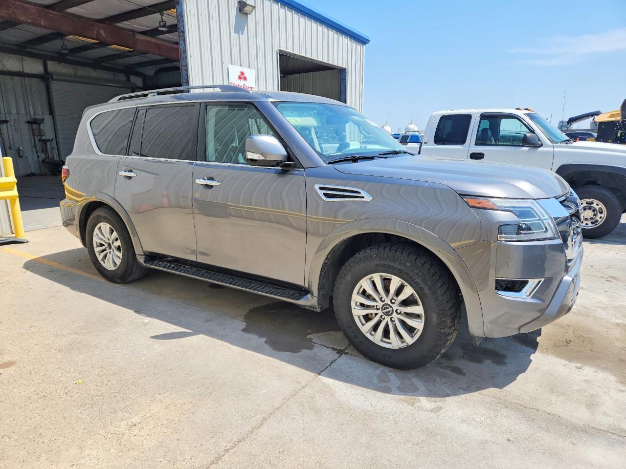2023 Nissan Armada Sv - Image 4