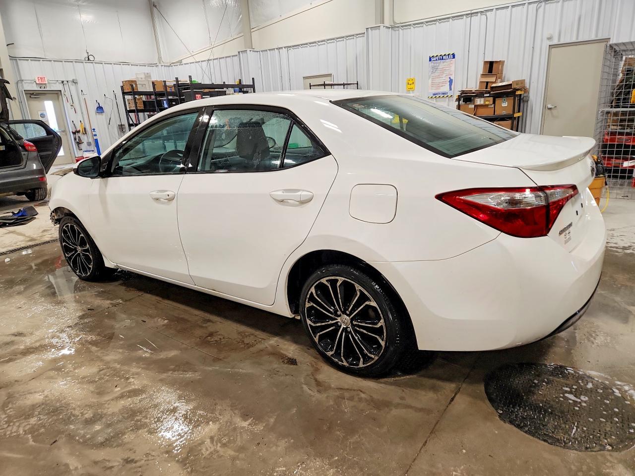 2015 Toyota Corolla S Plus - Фото 2