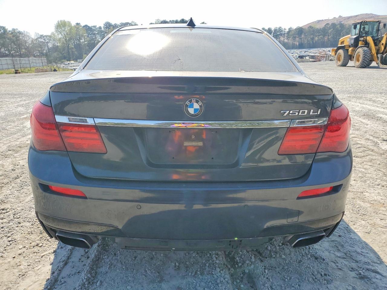 2015 BMW 750 Li - Фото 6