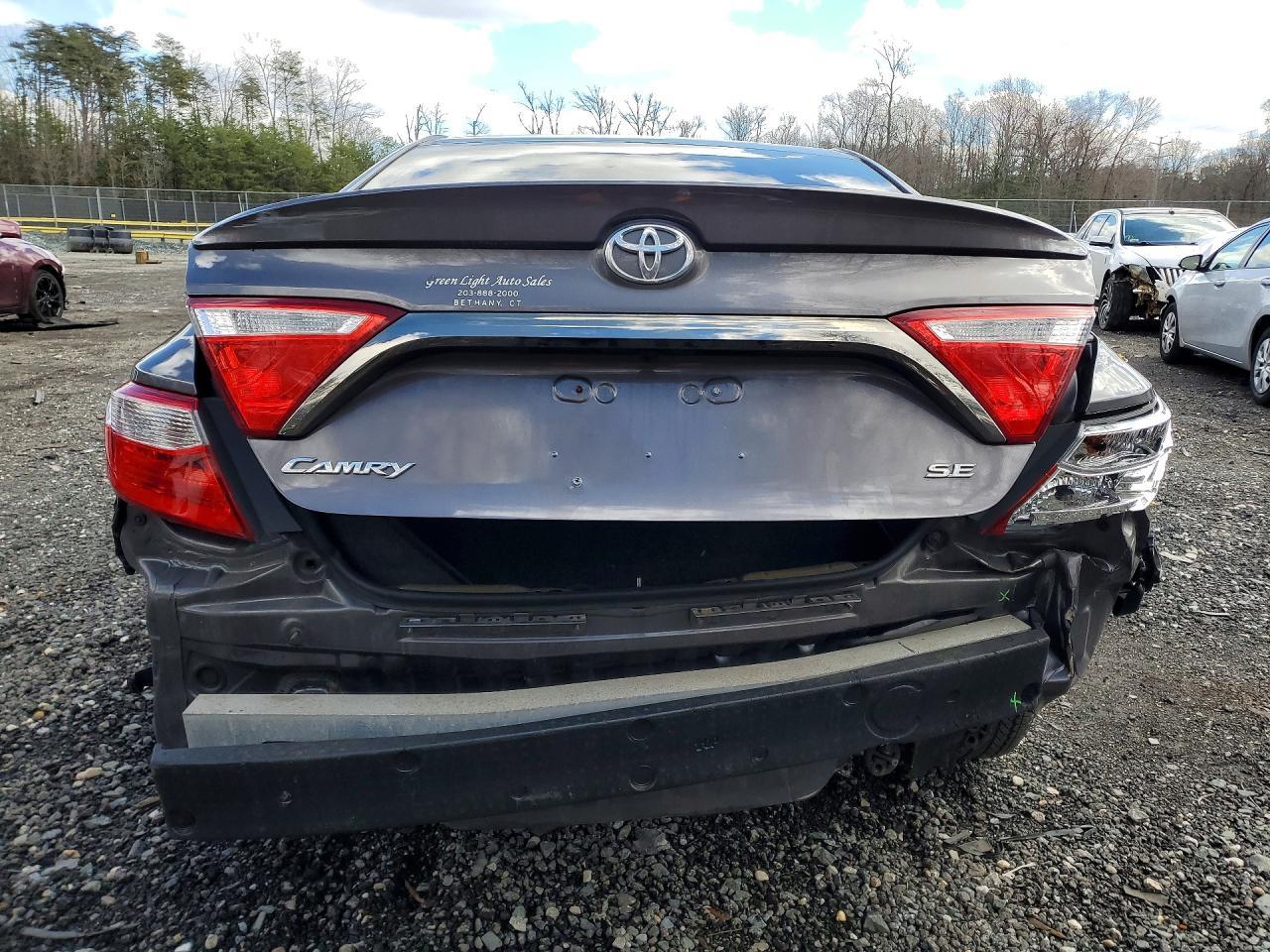 2015 Toyota Camry Se - Фото 6