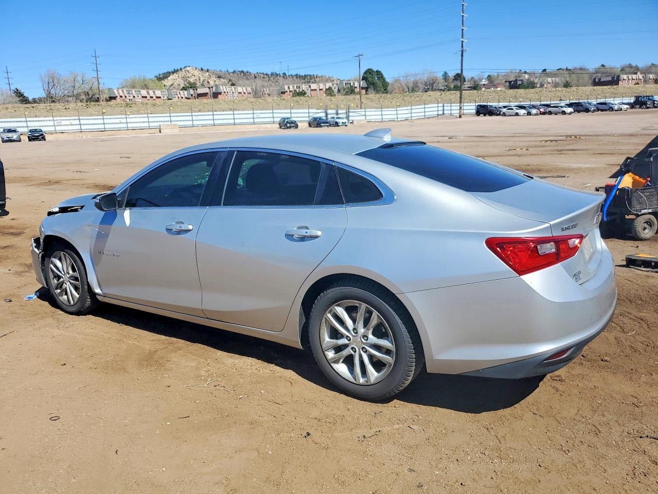 2017 Chevrolet Malibu Lt - Image 2