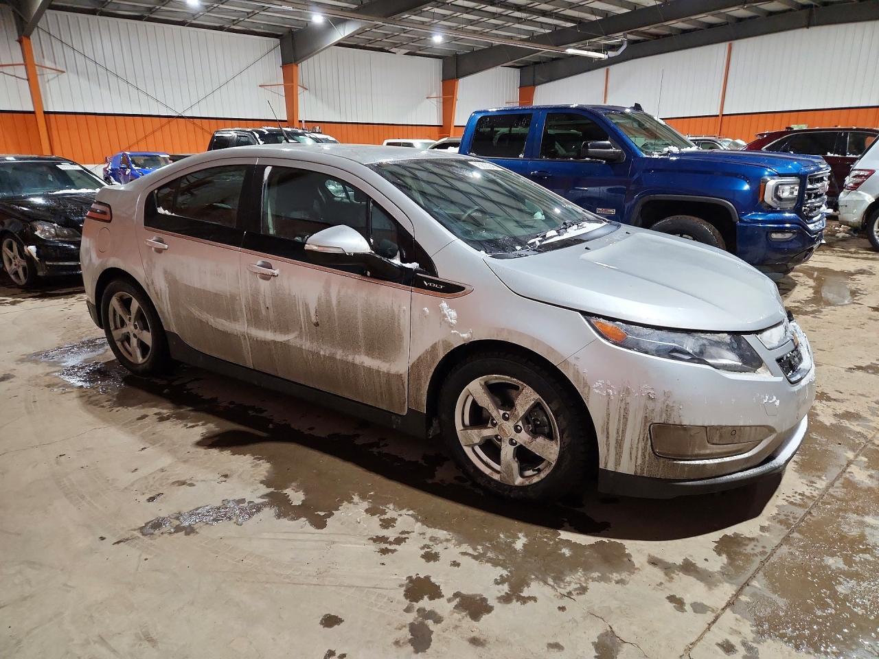 2013 Chevrolet Volt 5Dr - Image 4