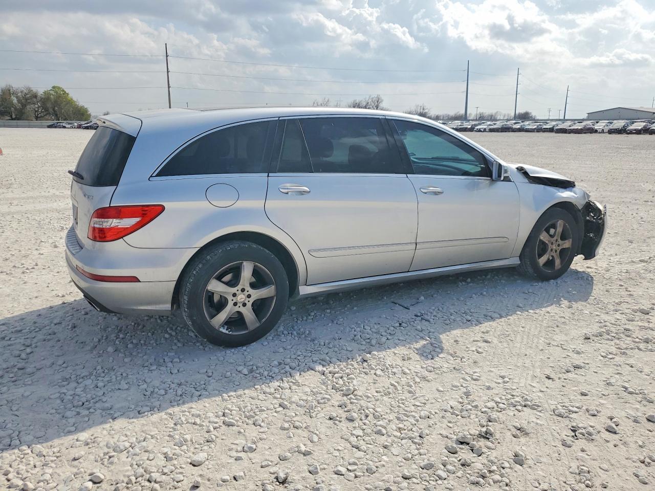 2011 Mercedes-Benz R 350 4Matic - Фото 3