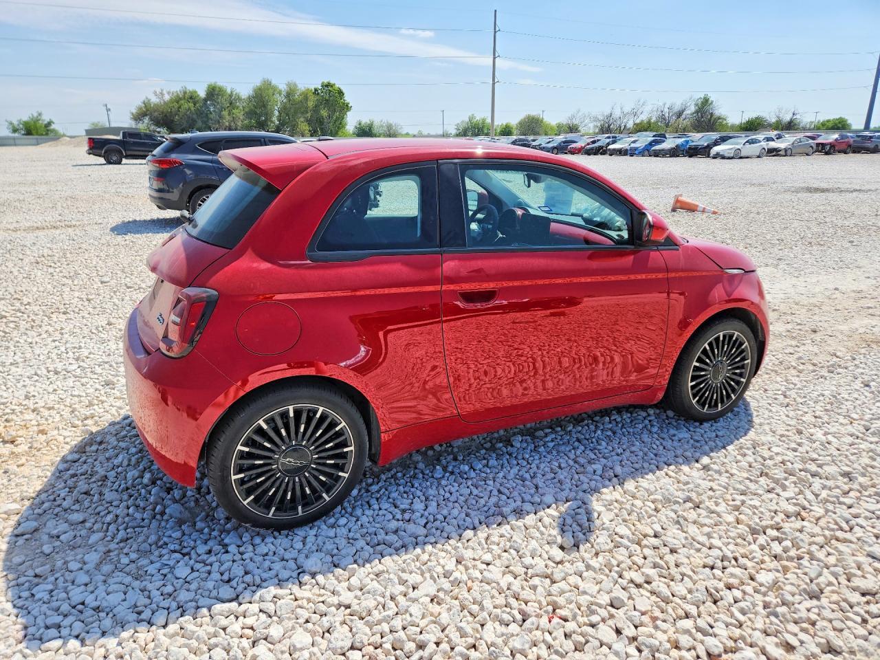 2024 Fiat 500 E Red - Фото 3