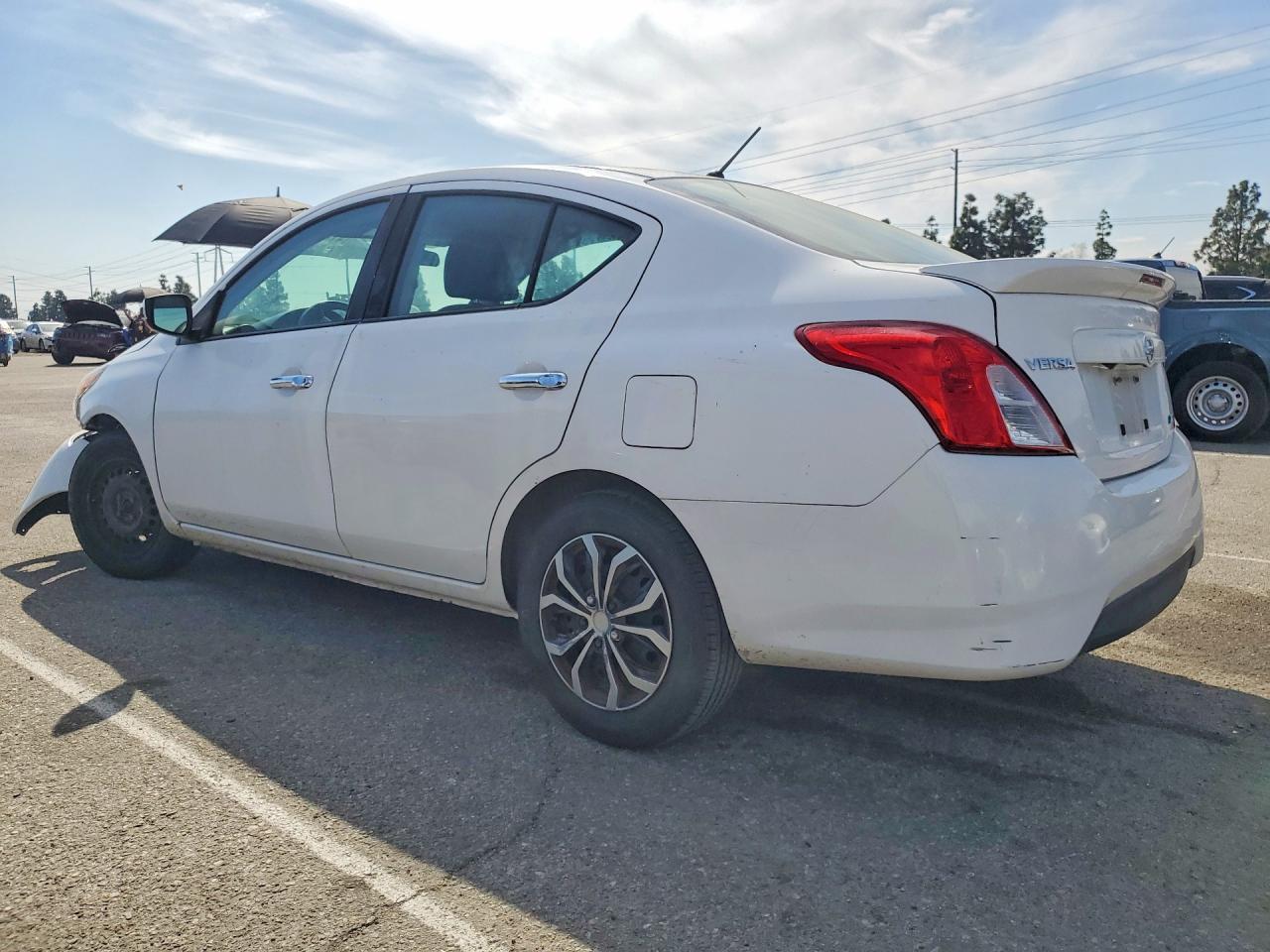 2019 Nissan Versa Sv - Фото 2