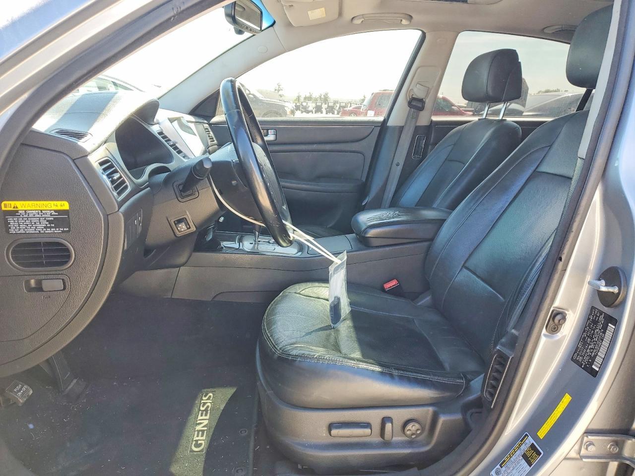 2014 Hyundai Genesis 3.8L - Фото 6