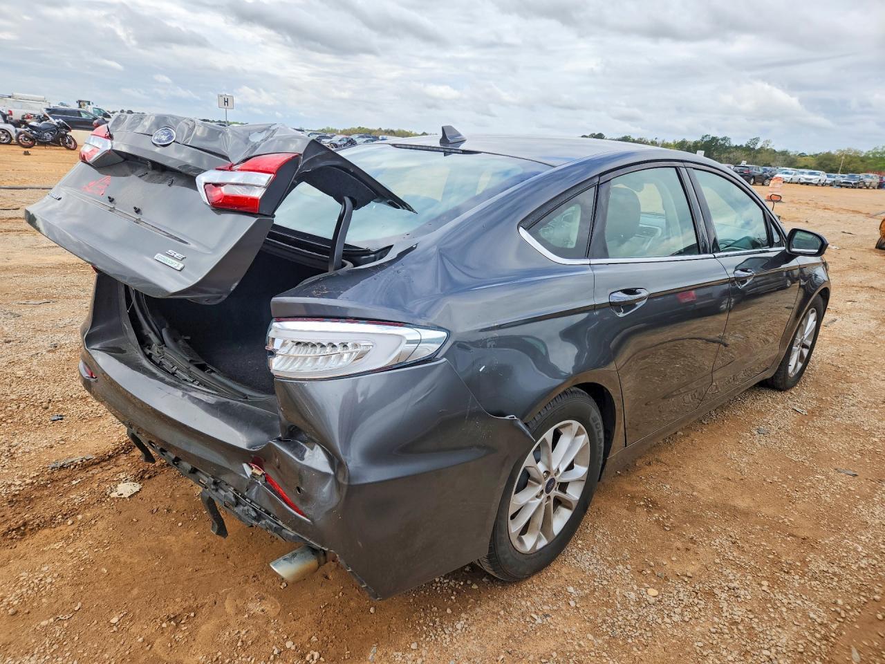 2019 Ford Fusion Se - Image 3