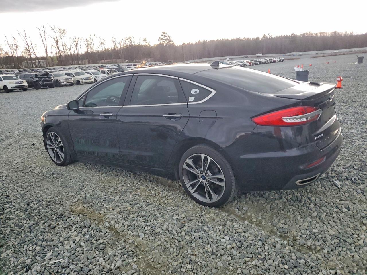 2020 Ford Fusion Titanium - Фото 2