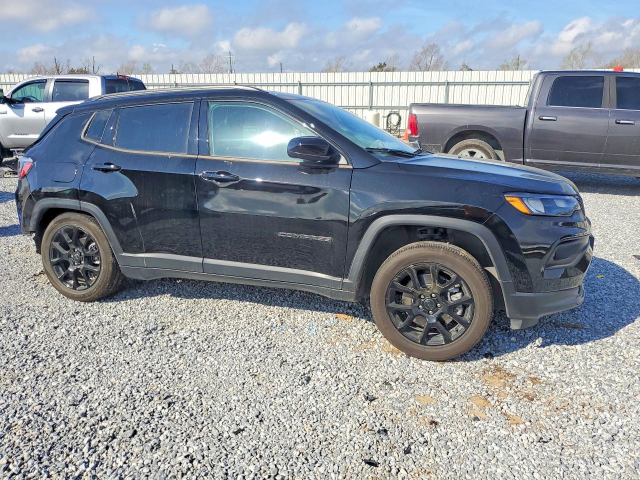 2026 Jeep Compass Latitude - Фото 4