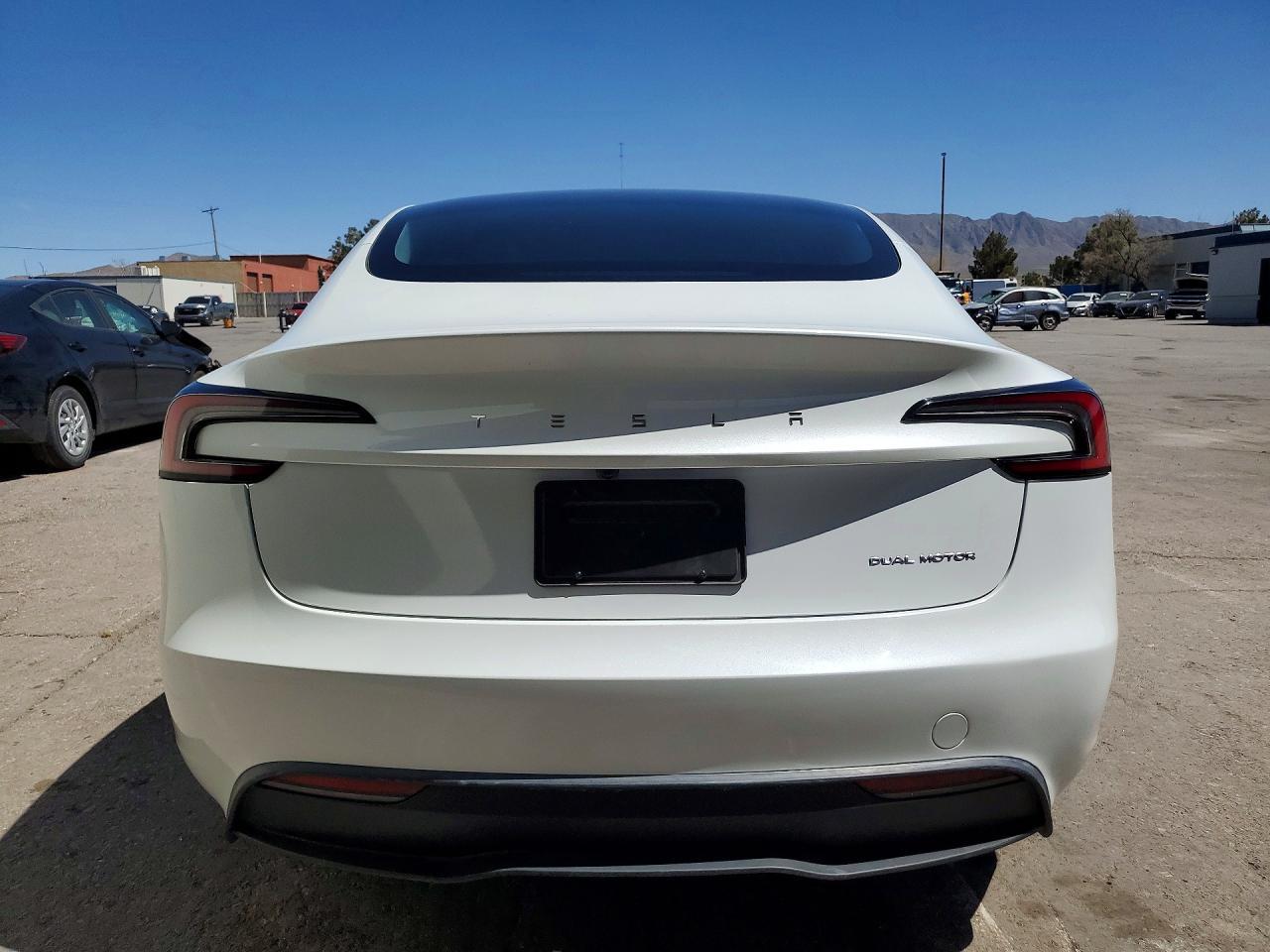 2024 Tesla Model 3 - Image 6