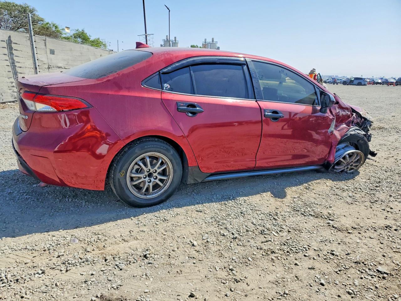 2022 Toyota Corolla Hybrid Le - Image 3