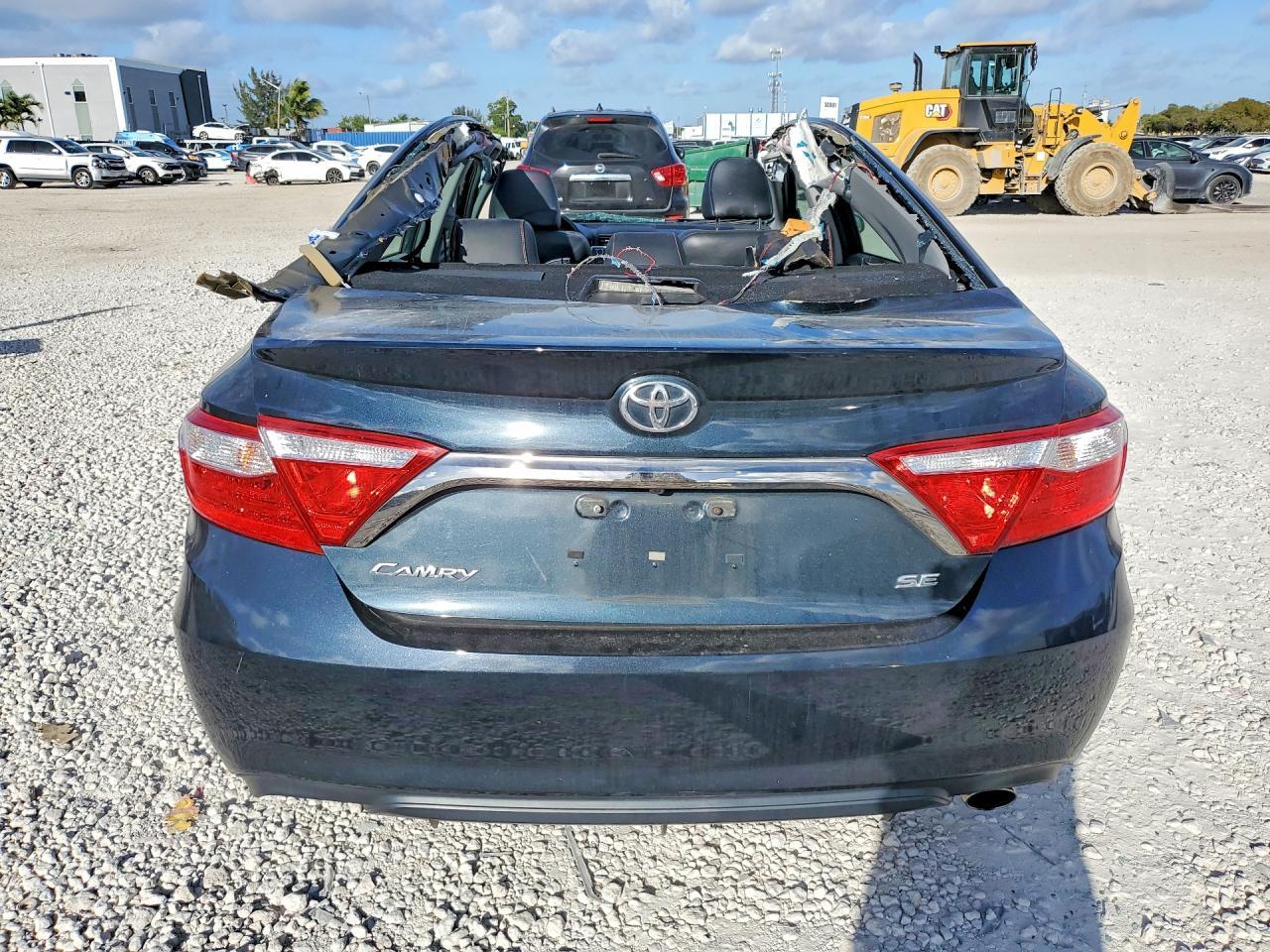 2016 Toyota Camry Se - Фото 6