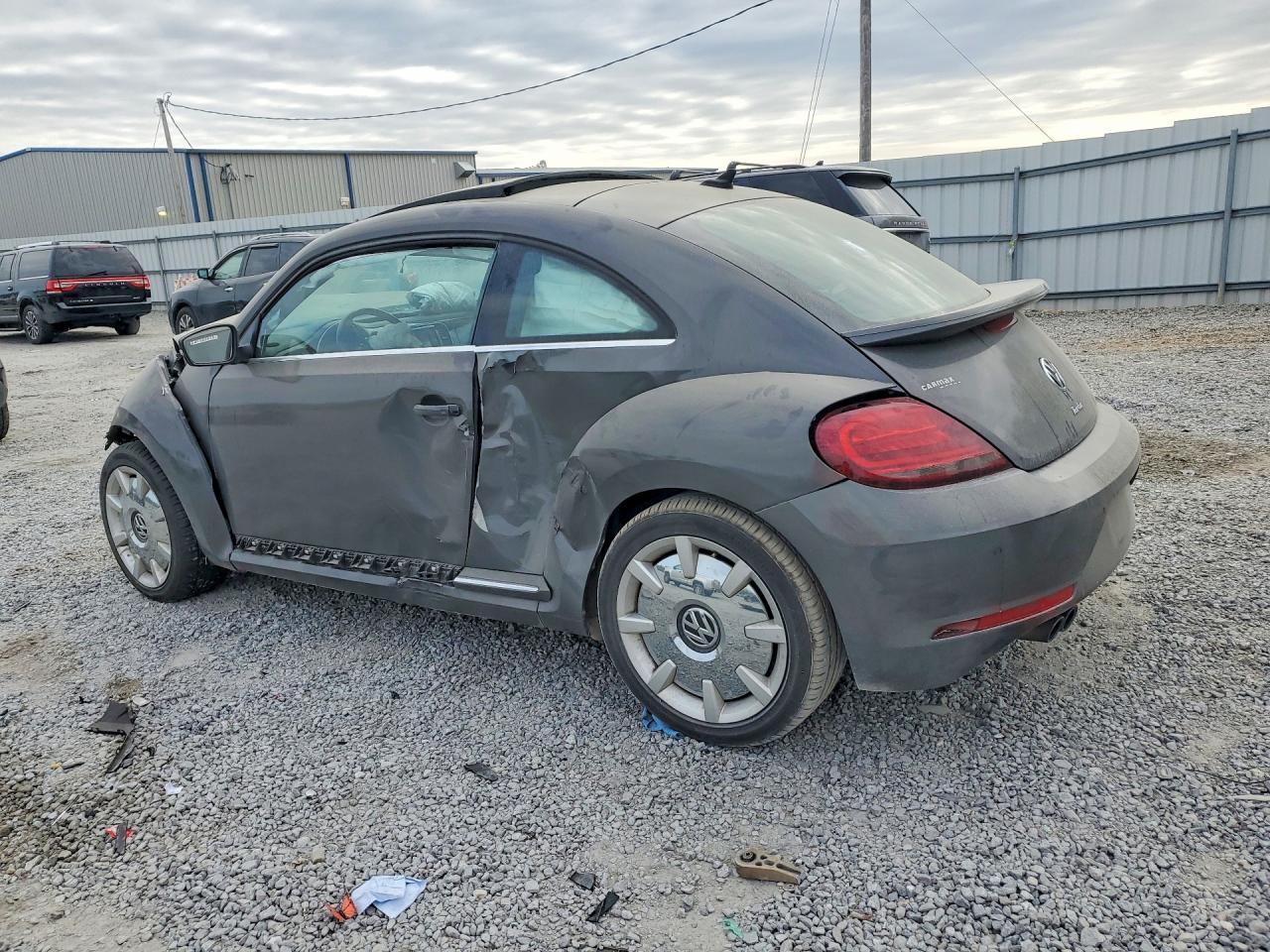 2018 Volkswagen Beetle Se - Фото 2