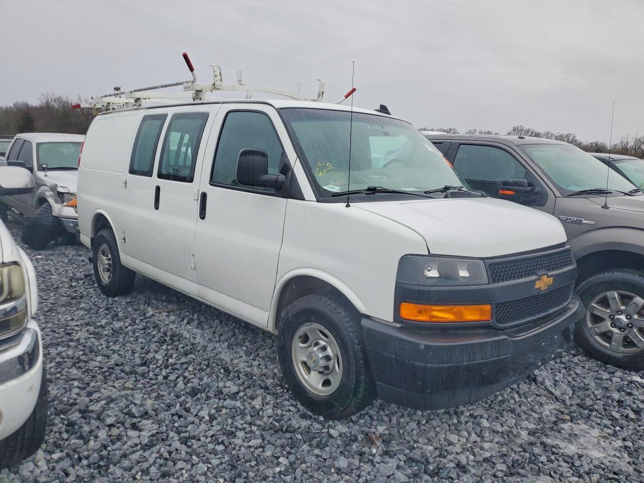 2019 Chevrolet Express G2500 - Фото 4