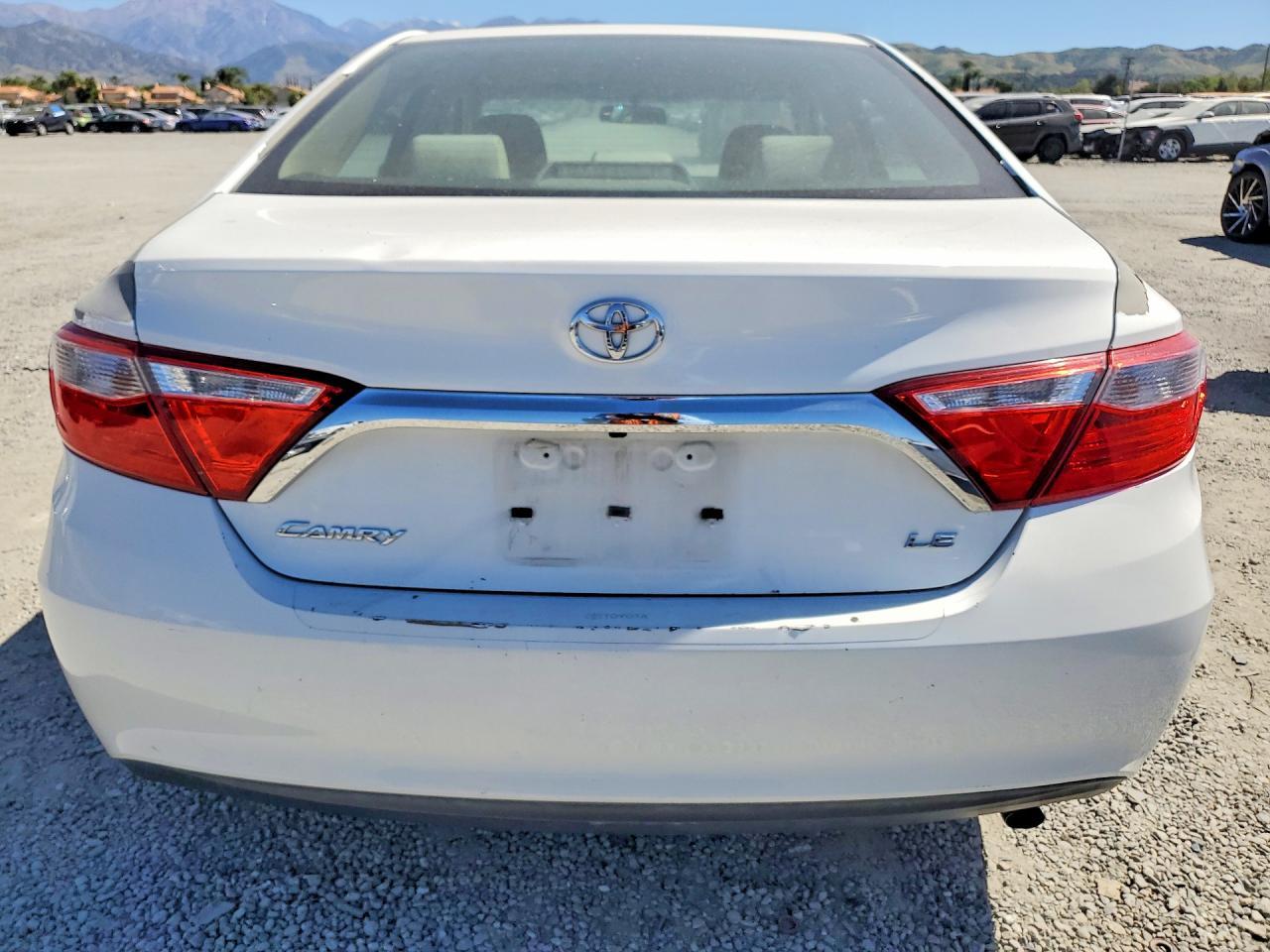 2015 Toyota Camry Le - Фото 6